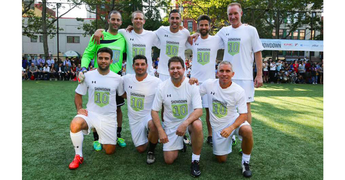 Stein (bottom row second from the right) at Steve Nash's 2015 Showdown on team Kyle Martino/Geoff Cameron.